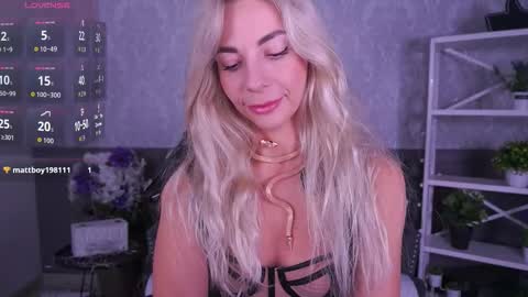 Bella online show from December 2025 09:53:01 PM