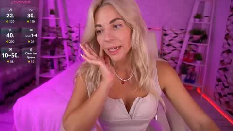 Snapshot of bellarayyy chatting on May 2026 11:52:02 AM Bella online show from May 2026 11:52:02 AM