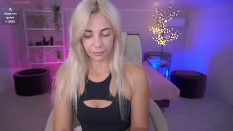 Snapshot of bellarayyy chatting on June 2026 12:52:02 PM Bella online show from June 2026 12:52:02 PM