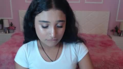 Bella online show from November 2025 12:26:01 PM