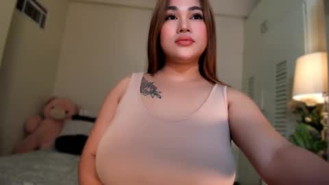 BELLA JONES online show from January 2026 01:37:02 PM