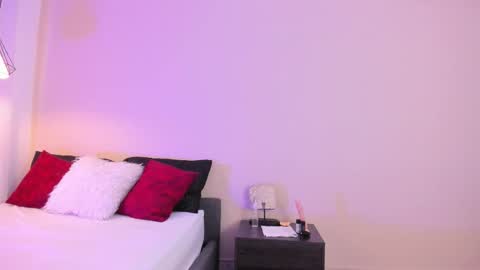 Snapshot of bellawild_ chatting on March 2026 12:01:02 PM Bella Wild online show from March 2026 12:01:02 PM