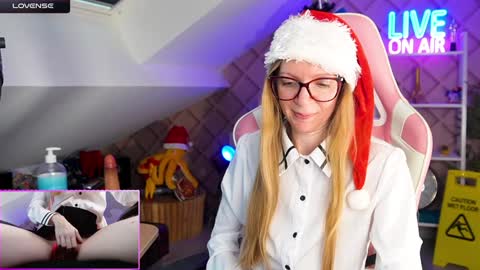 Snapshot of belle_alice chatting on December 2024 02:00:01 PM Alice online show from December 2024 02:00:01 PM