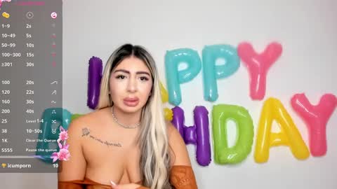 Snapshot of belle_hallle chatting on December 2024 03:25:02 PM LucyJelly online show from December 2024 03:25:02 PM