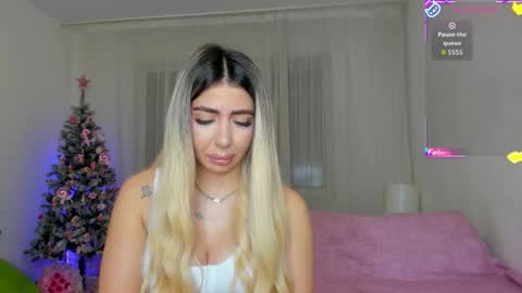 Snapshot of belle_hallle chatting on December 2025 05:52:02 PM LucyJelly online show from December 2025 05:52:02 PM