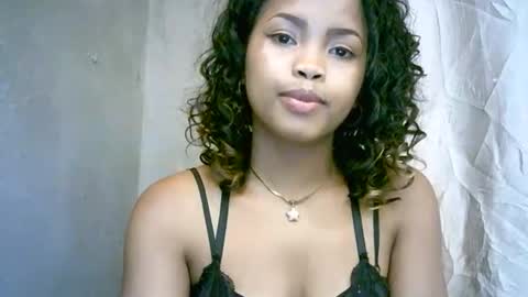 Snapshot of bellibellah chatting on February 2026 03:42:01 PM BelliBellah online show from February 2026 03:42:01 PM