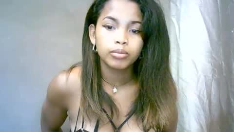 Snapshot of bellibellahx chatting on April 2026 01:45:02 PM BelliBellahX online show from April 2026 01:45:02 PM