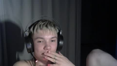 PrettyBoy online show from June 2026 10:25:01 PM