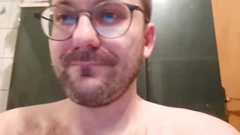 ben00189 online show from October 2025 06:43:01 PM