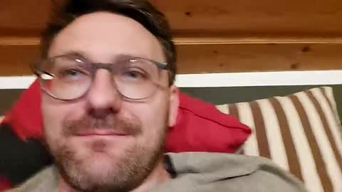 ben00189 online show from November 2025 05:36:02 PM