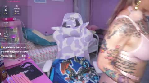 Snapshot of bendymeow chatting on April 2026 05:44:02 AM Bendymeow online show from April 2026 05:44:02 AM