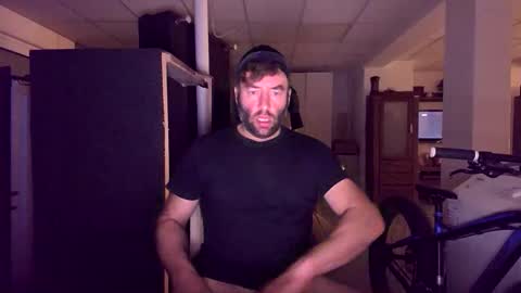 Robert  1984 online show from October 2025 09:58:02 PM
