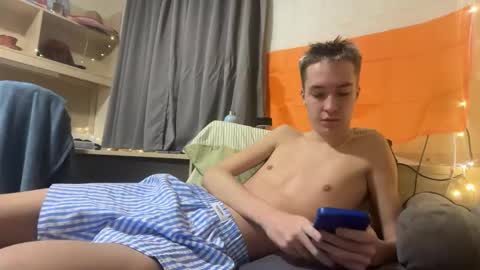 benji_j8 online show from March 2026 10:27:02 PM