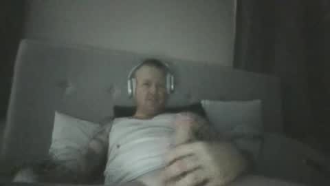 Snapshot of bennyinbrissy chatting on January 2026 04:42:02 PM bennyinbrissy online show from January 2026 04:42:02 PM