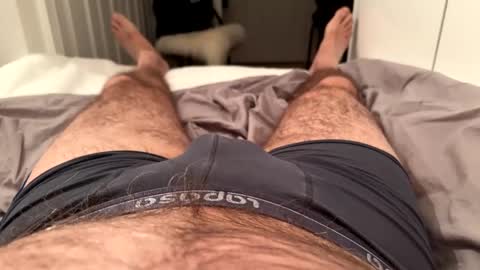 Snapshot of benz10001 chatting on December 2024 04:07:02 AM benz10001 online show from December 2024 04:07:02 AM