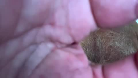 Snapshot of benz10001 chatting on January 2025 02:19:02 PM benz10001 online show from January 2025 02:19:02 PM