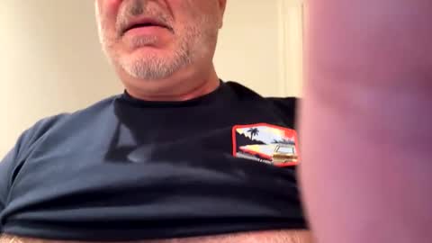 Snapshot of benz10001 chatting on January 2025 11:24:01 PM benz10001 online show from January 2025 11:24:01 PM