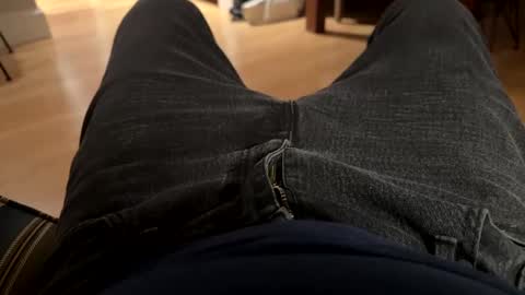 Snapshot of benz10001 chatting on February 2025 11:42:01 PM benz10001 online show from February 2025 11:42:01 PM