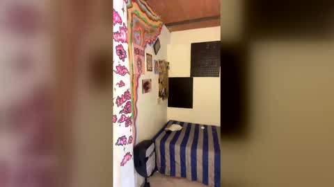 Snapshot of berenice_i chatting on May 2026 06:47:02 PM berenice_i online show from May 2026 06:47:02 PM