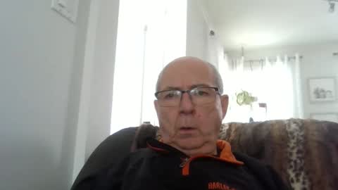 bernard1102 online show from February 2026 02:25:01 PM