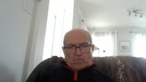 bernard1102 online show from April 2026 01:36:02 PM