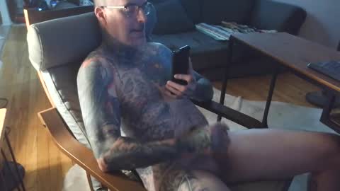 Snapshot of bernhard666 chatting on September 2025 12:37:02 PM bernhard666 online show from September 2025 12:37:02 PM