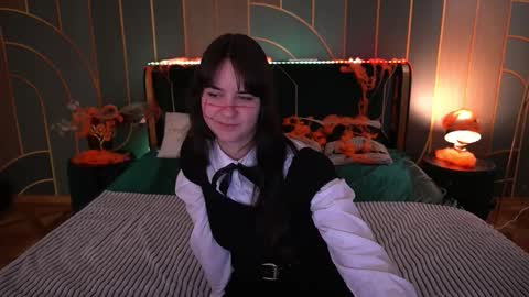 Violette online show from October 2025 07:56:02 PM