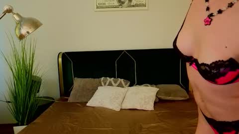 Snapshot of berrydiva chatting on March 2026 02:56:02 PM Violette online show from March 2026 02:56:02 PM