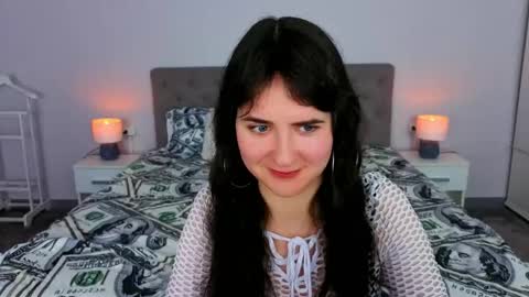 Snapshot of berrydiva chatting on May 2026 10:04:01 PM Violette online show from May 2026 10:04:01 PM