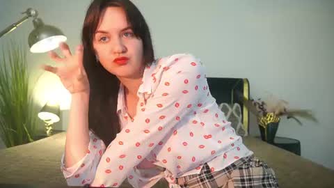 Violette online show from July 2026 04:19:01 AM