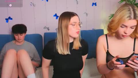 Danny and Kira online show from December 2025 02:33:01 PM