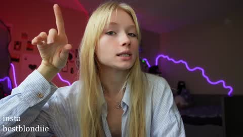 Chloe Next stream on Friday online show from January 2025 05:31:01 PM