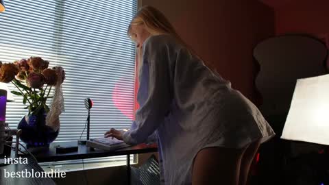 Chloe Next stream on Friday online show from January 2025 11:33:02 PM