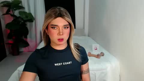 Snapshot of bestgirljulia chatting on February 2026 08:52:01 AM bestgirljulia online show from February 2026 08:52:01 AM