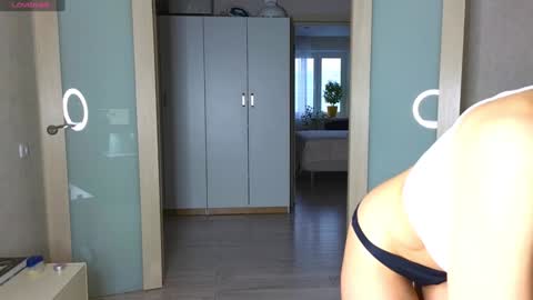 Snapshot of bestgirls2021 chatting on January 2025 02:42:01 AM Hellen and Natali online show from January 2025 02:42:01 AM