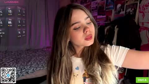 Snapshot of bestie_me chatting on October 2025 05:15:02 PM Emily Stream every day online show from October 2025 05:15:02 PM