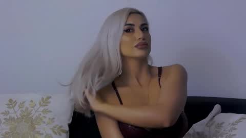 bethierusse online show from December 2025 05:25:01 AM