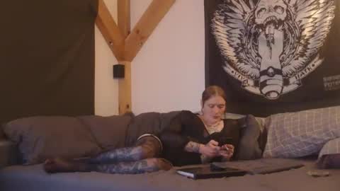 Snapshot of betsybradcock chatting on November 2025 12:20:01 AM Betsy online show from November 2025 12:20:01 AM