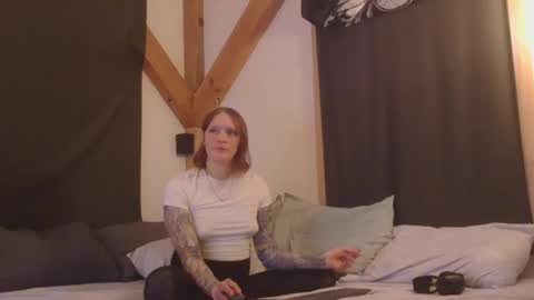 Snapshot of betsybradcock chatting on December 2025 06:47:01 PM Betsy online show from December 2025 06:47:01 PM