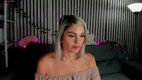 Snapshot of betty_brock chatting on July 2026 01:19:01 AM Betty online show from July 2026 01:19:01 AM