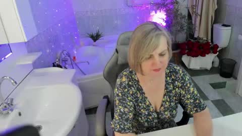 Snapshot of bettygibsonn chatting on April 2026 08:31:02 AM Betty online show from April 2026 08:31:02 AM