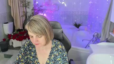 Snapshot of bettygibsonn chatting on May 2026 01:14:02 AM Betty online show from May 2026 01:14:02 AM