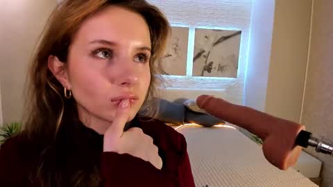 Betty online show from November 2025 08:19:01 PM