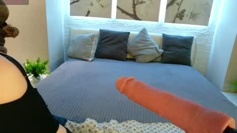 Snapshot of bettyrouse chatting on May 2026 08:14:01 PM Betty online show from May 2026 08:14:01 PM