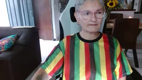 Snapshot of bety_cum3 chatting on February 2026 01:01:02 PM bibiana online show from February 2026 01:01:02 PM