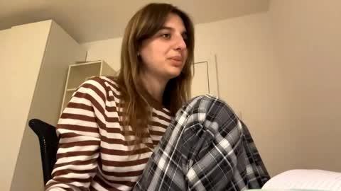 Snapshot of beulahweikert chatting on May 2026 06:13:01 PM Lina online show from May 2026 06:13:01 PM
