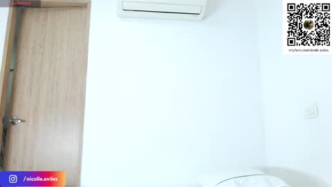 Nicolle Aviles online show from November 2025 12:05:01 PM