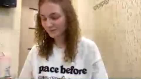 Snapshot of beverleebartus chatting on April 2026 08:34:01 AM Sophie online show from April 2026 08:34:01 AM