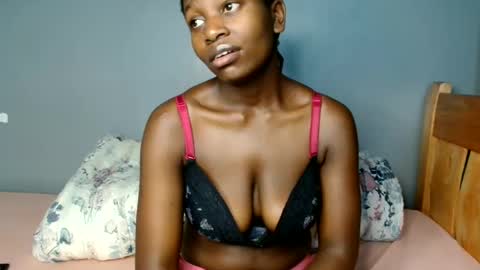 Snapshot of beverly_bay chatting on May 2026 01:29:01 PM beverly online show from May 2026 01:29:01 PM