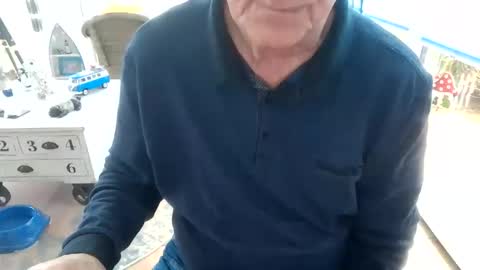 Snapshot of bi_and_more chatting on January 2026 10:53:01 AM Manfred online show from January 2026 10:53:01 AM